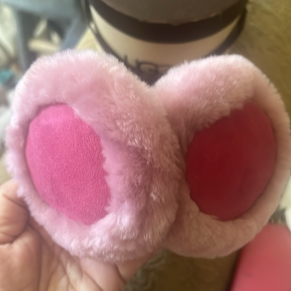 Pink UGG Earmuffs with the faux shearing and suede Cone with box - Picture 3 of 7